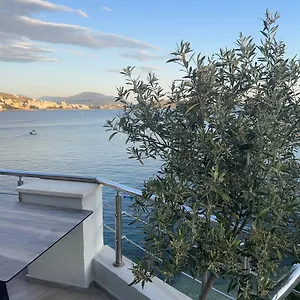Royal *** Sarandë