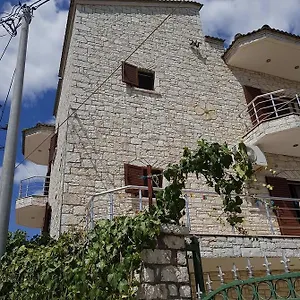Pensión Eglent's Tourist House